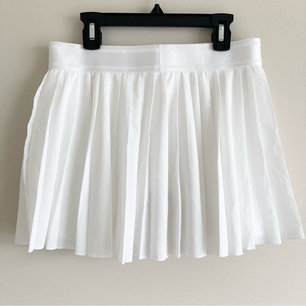 Medium Rare Nike Victory Pleated White Mini Skirt - Picture 3 of 15